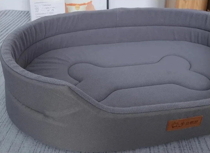 Fluffiges  Schlafsofa für Zuhause und Reisen