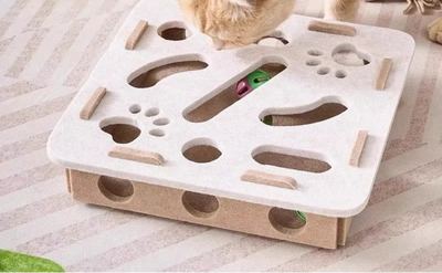 Interaktives Katzen Labyrinth mit Spielball