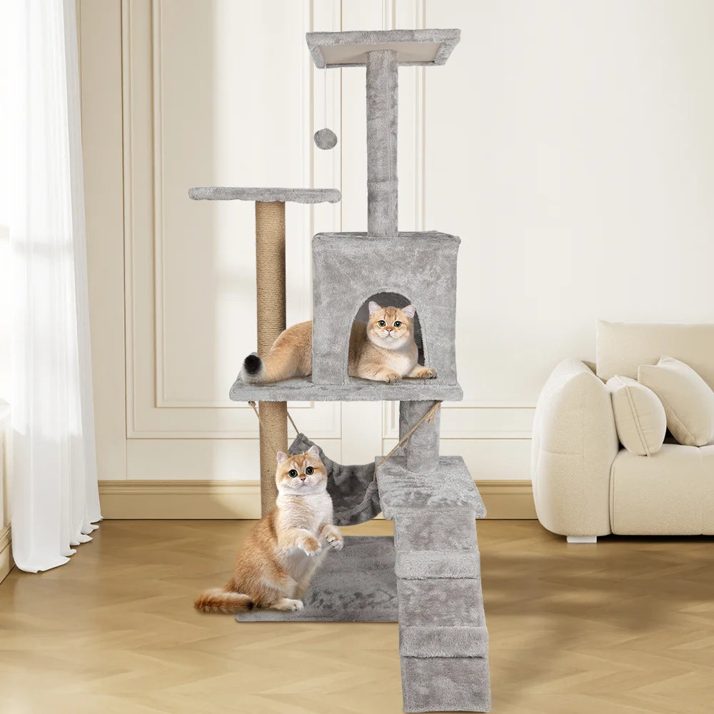 Kletterbaum mit Sisal Kratzsäulen