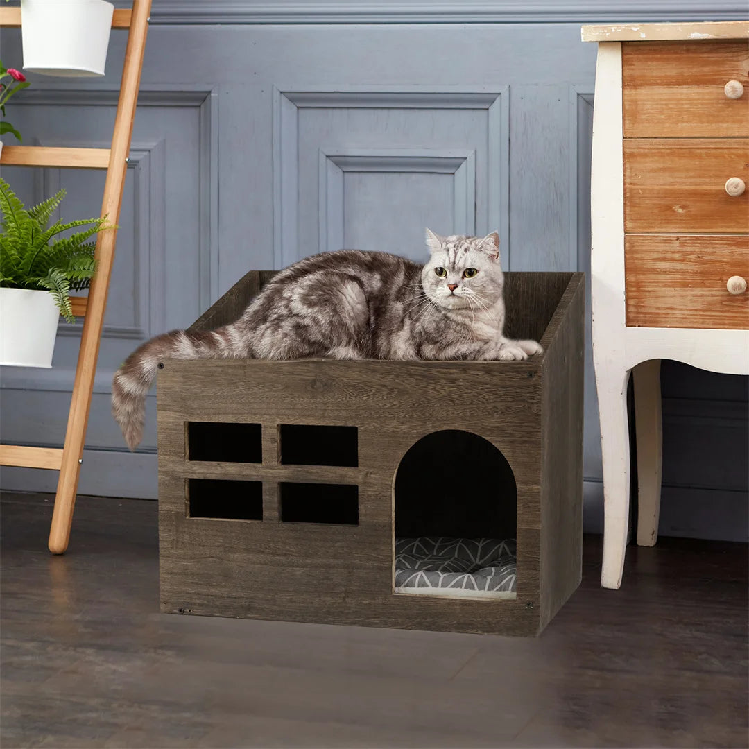 Katzenhaus aus Holz mit Ablage